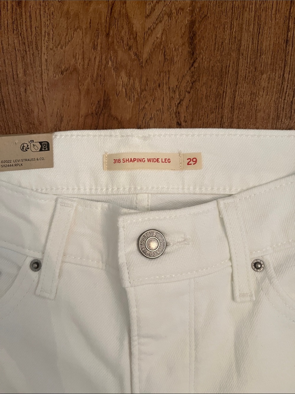 NWT Levi’s 318 Shaping Wide Leg Jeans - Picture 7 of 13